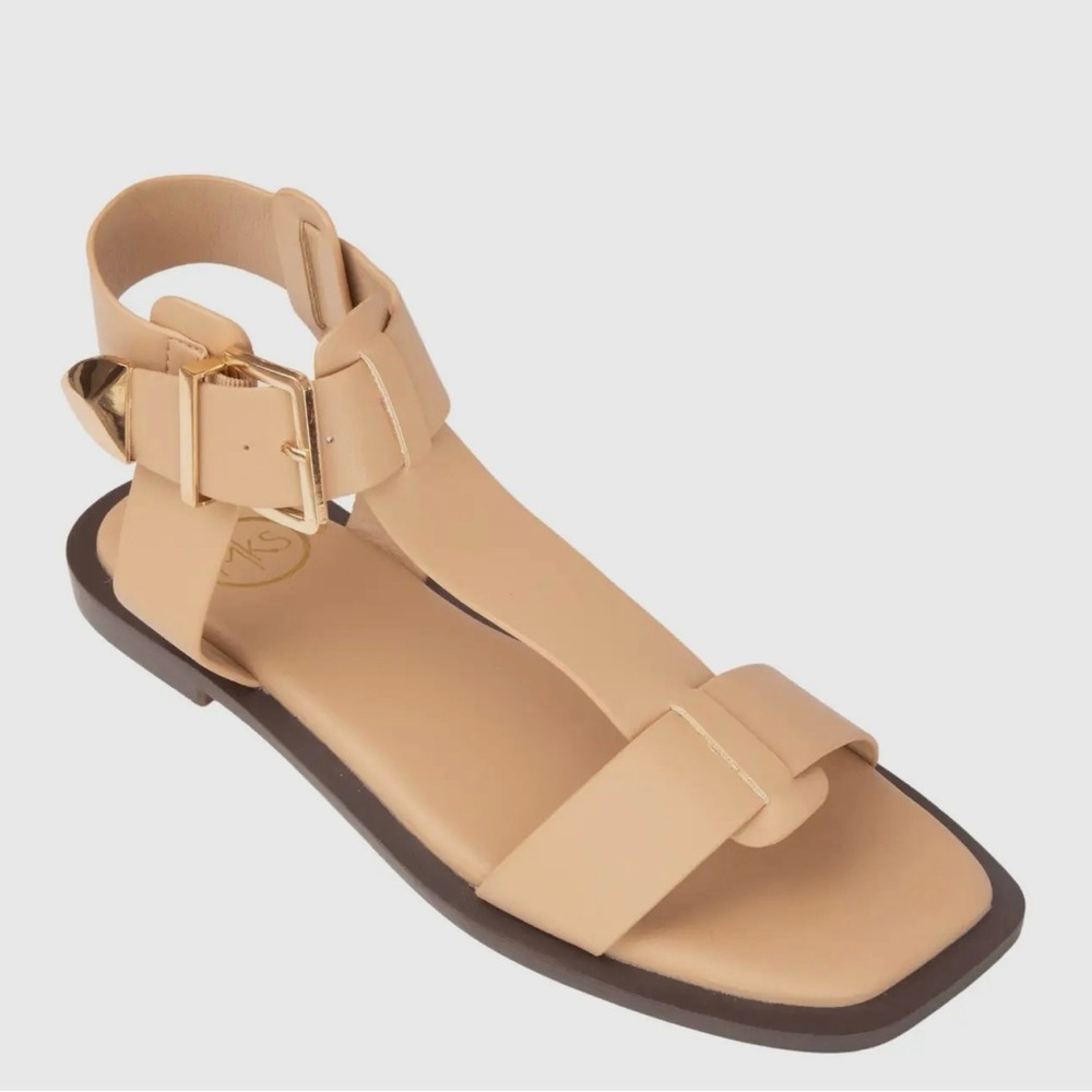 Cream Sandals with Gold Buckle